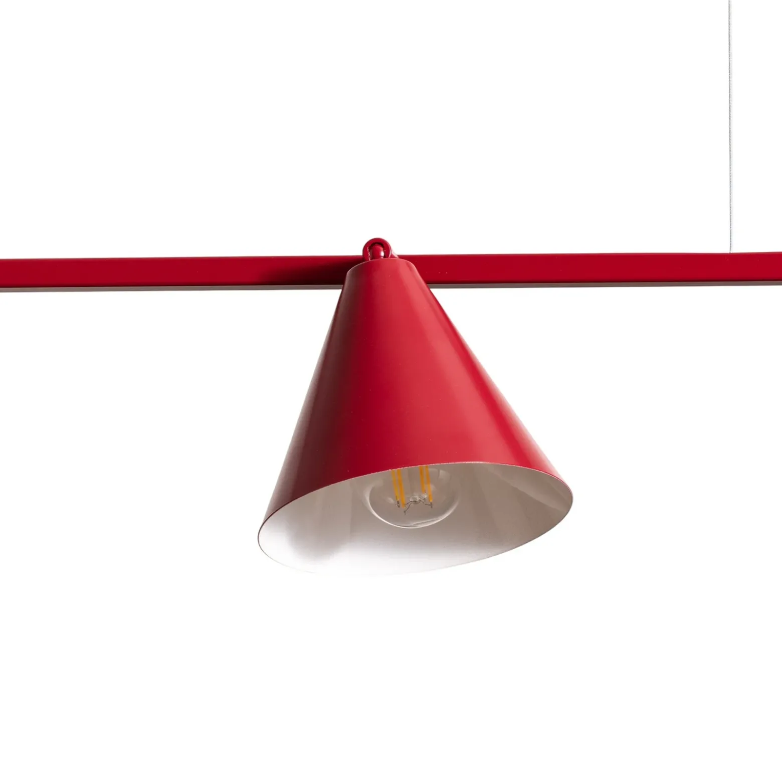 Lámpara colgante Form 4, roja, de metal, 4 luces, cónica, E27