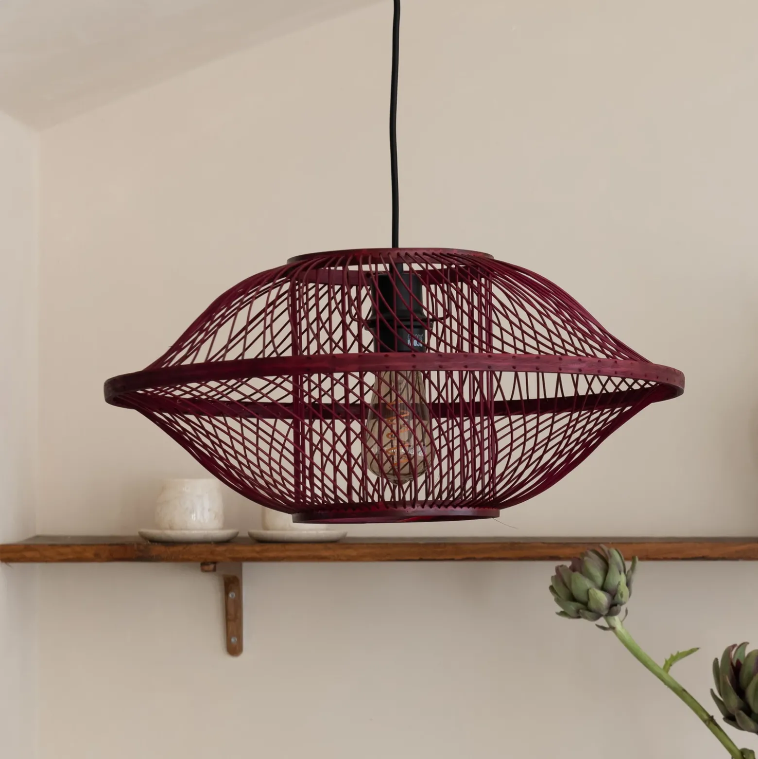 Lámpara colgante GOOD & MOJO Maui, roja, Ø 50 cm, bambú, E27