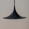 Lámpara colgante Gubi Semi, Ø 30 cm, negro