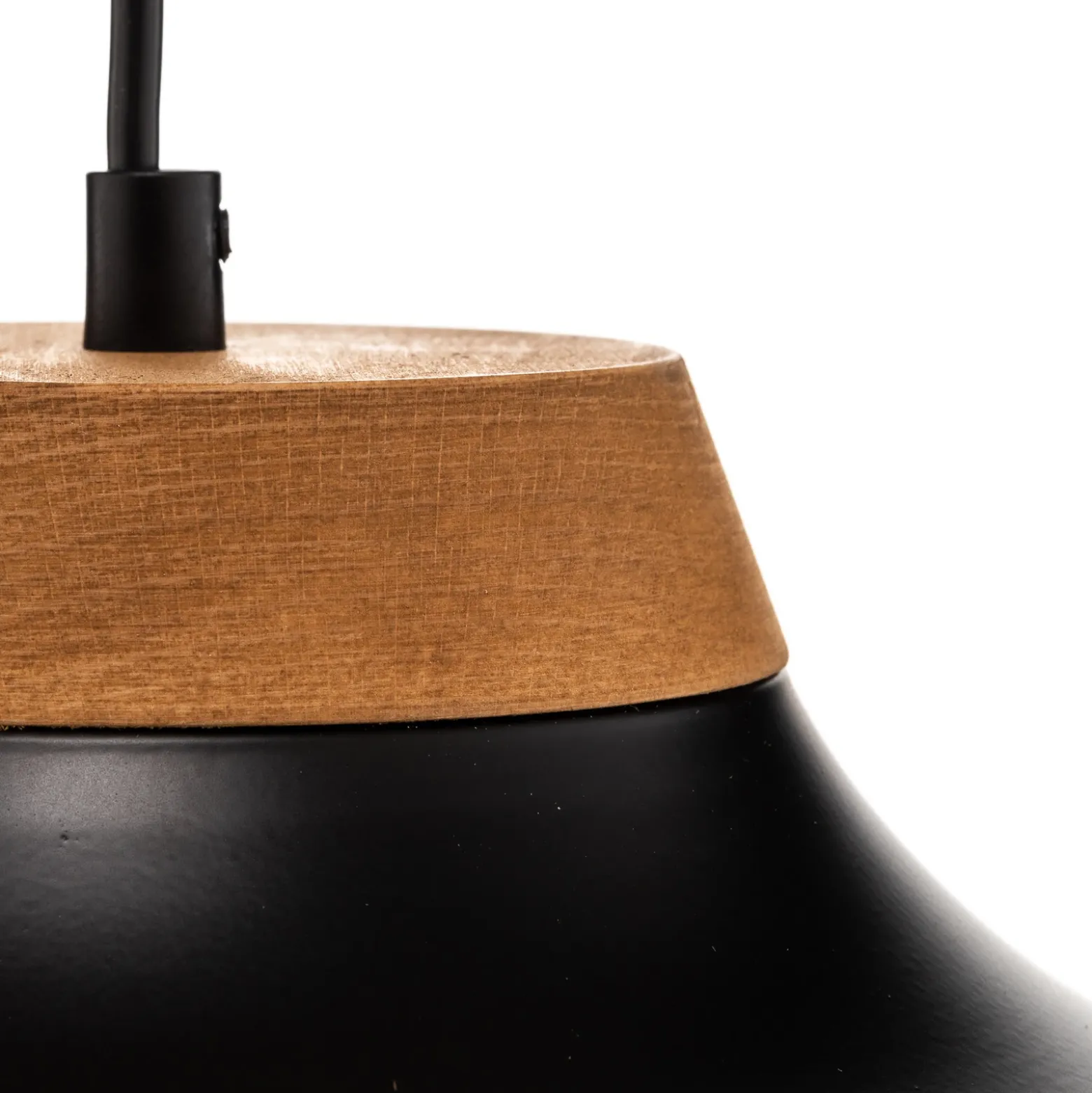 Lámpara colgante Gus con pantalla metálica, negro