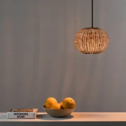 Lámpara colgante Haka con pantalla de ratán, Ø 25 cm