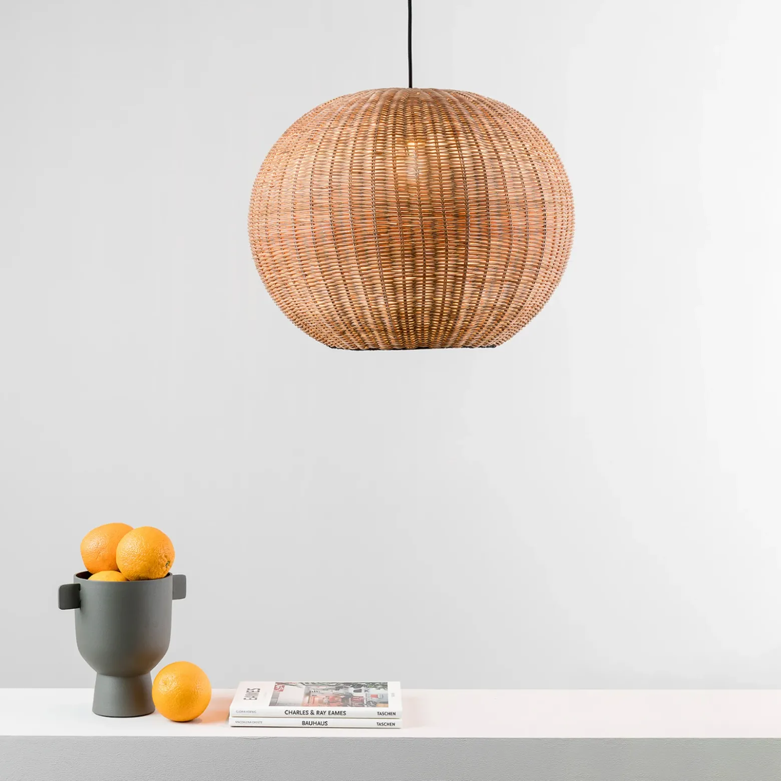 Lámpara colgante Haka con pantalla de ratán, Ø 53 cm