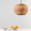 Lámpara colgante Haka con pantalla de ratán, Ø 30 cm