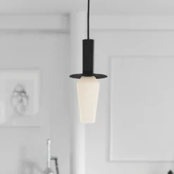 Lámpara colgante Harakiri, negro/opal