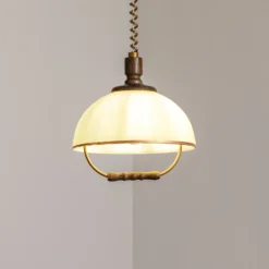 Lámpara colgante Ilsa, blanco/dorado, Ø 30 cm, regulable en altura