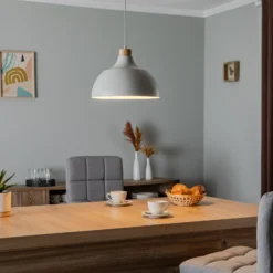 Lámpara colgante Kaitt, beige, Ø 34 cm, detalle de madera