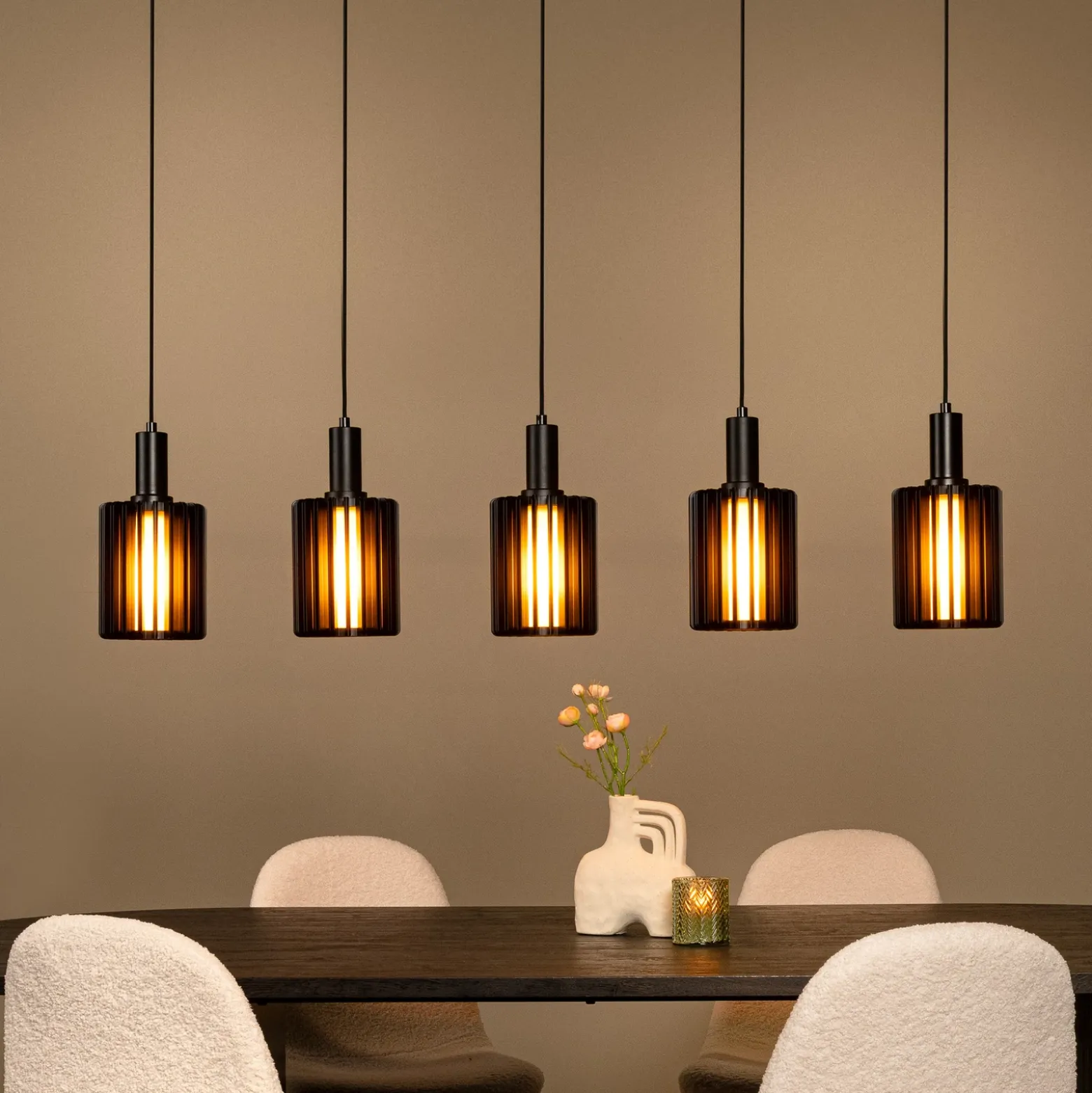 Lámpara colgante Lambres, negra, longitud 164 cm, cristal/metal, 5 luces.