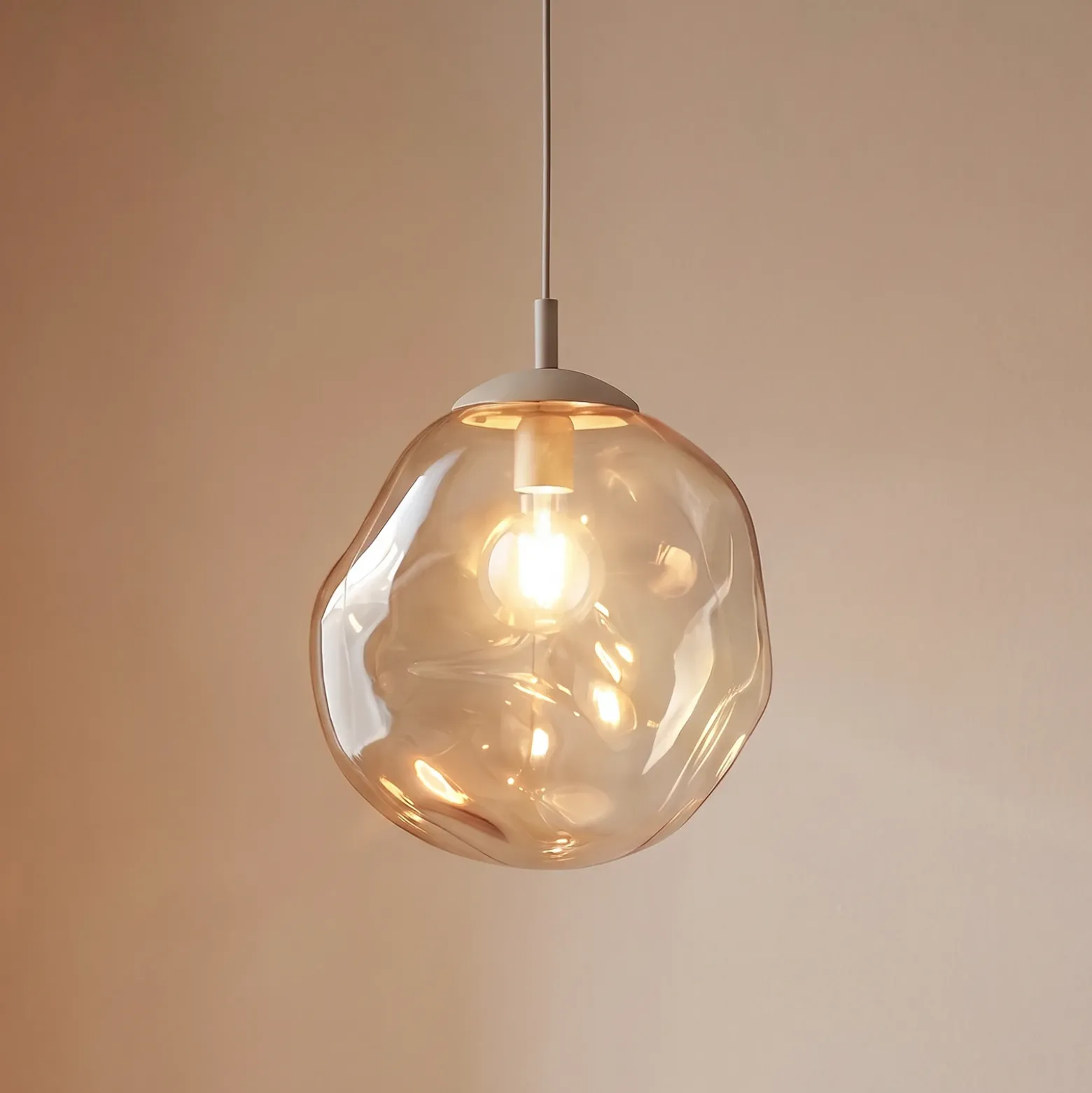 Lámpara colgante Lava, Ø 35 cm, E27, arena/coñac, cristal