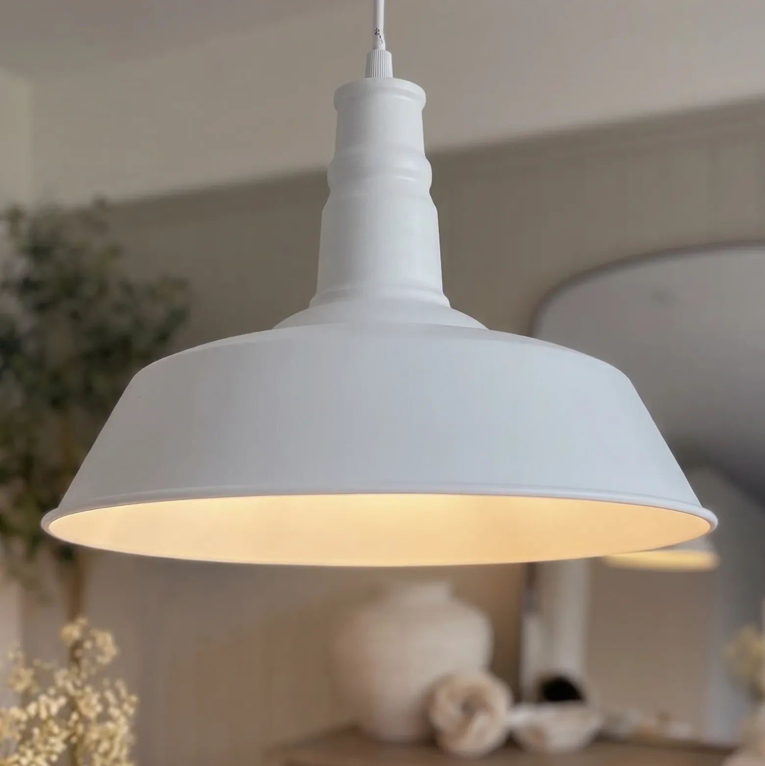 Lámpara colgante Laylan de Lindby, blanca, Ø 46 cm, metal