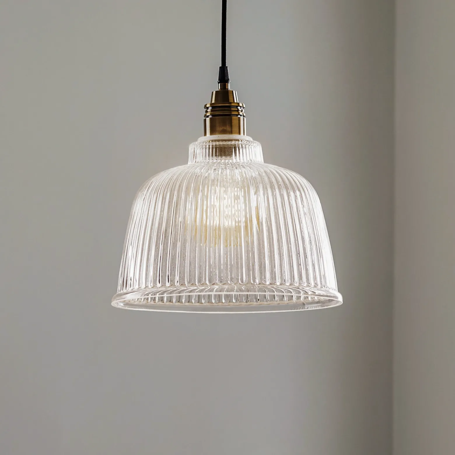 Lámpara colgante Leana, cristal transparente, 1 luz, latón envejecido