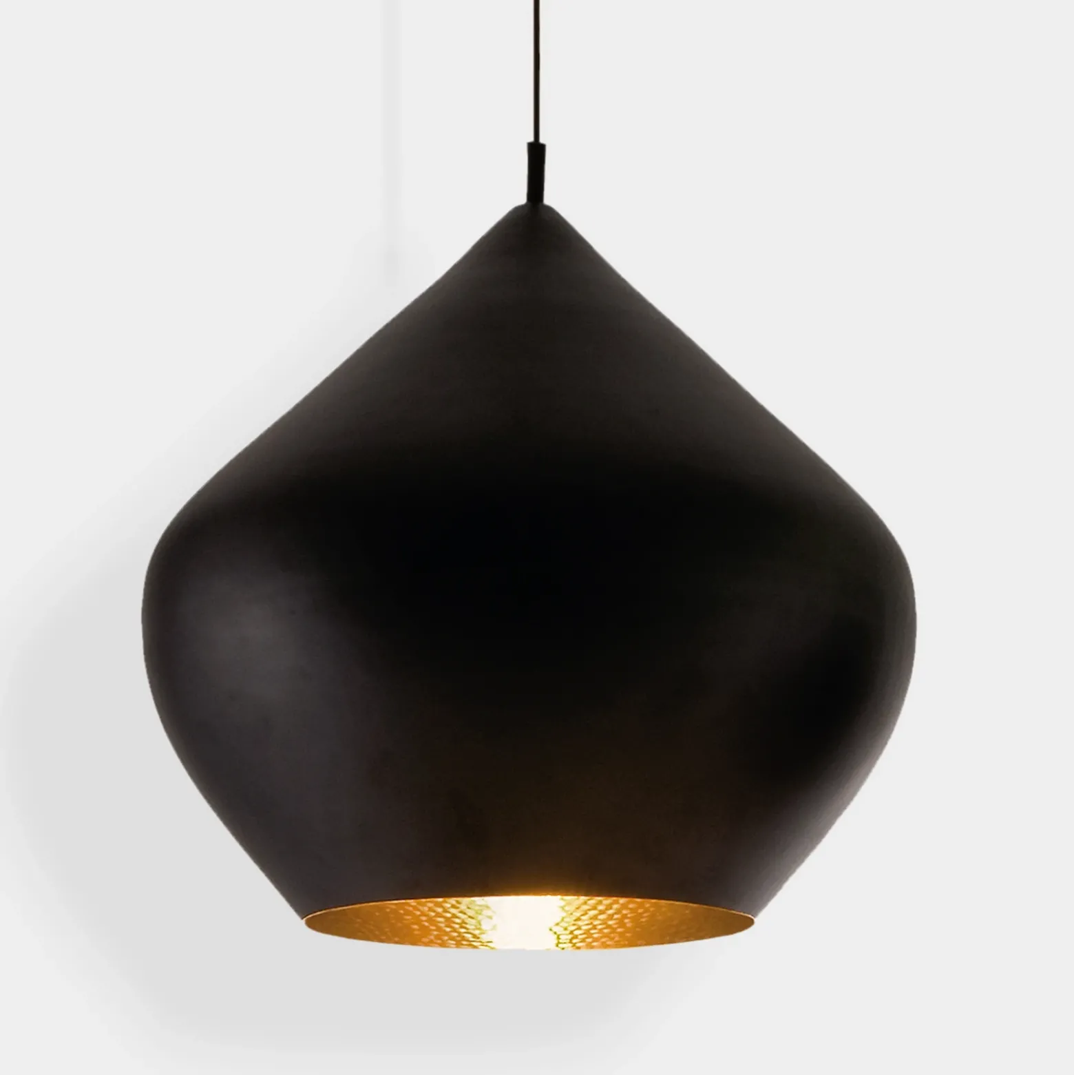 lámpara colgante LED Beat Stout de Tom Dixon, negra, Ø 52 cm