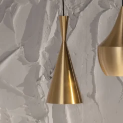 lámpara colgante LED Beat Tall de Tom Dixon, color latón, Ø 19 cm