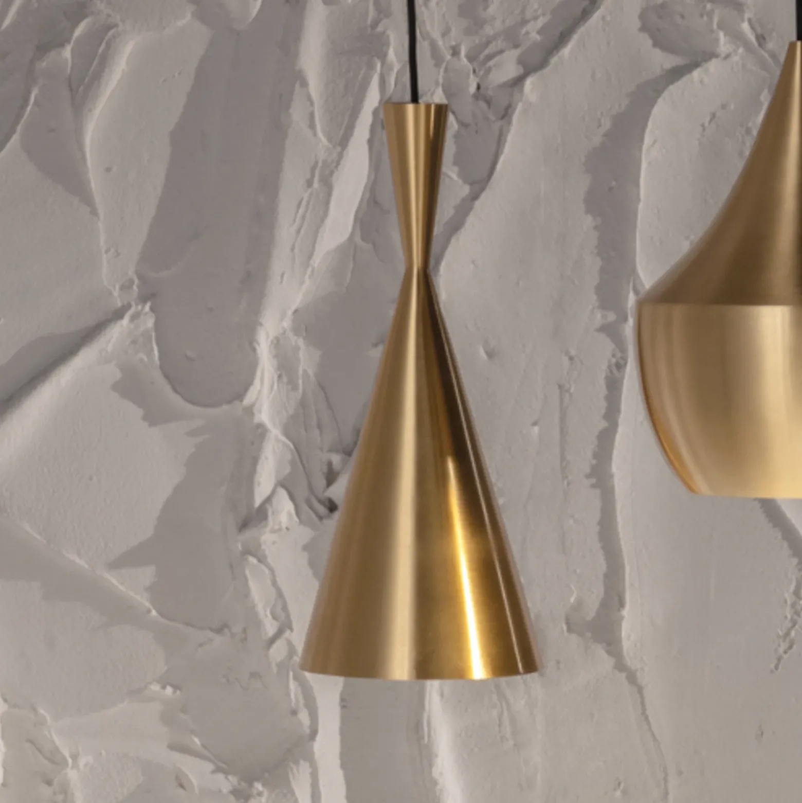 lámpara colgante LED Beat Tall de Tom Dixon, color latón, Ø 19 cm