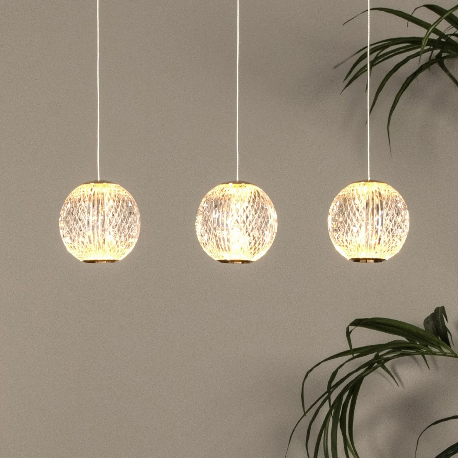 Lámpara colgante LED Cintra, angular, transparente/oro, acrílico