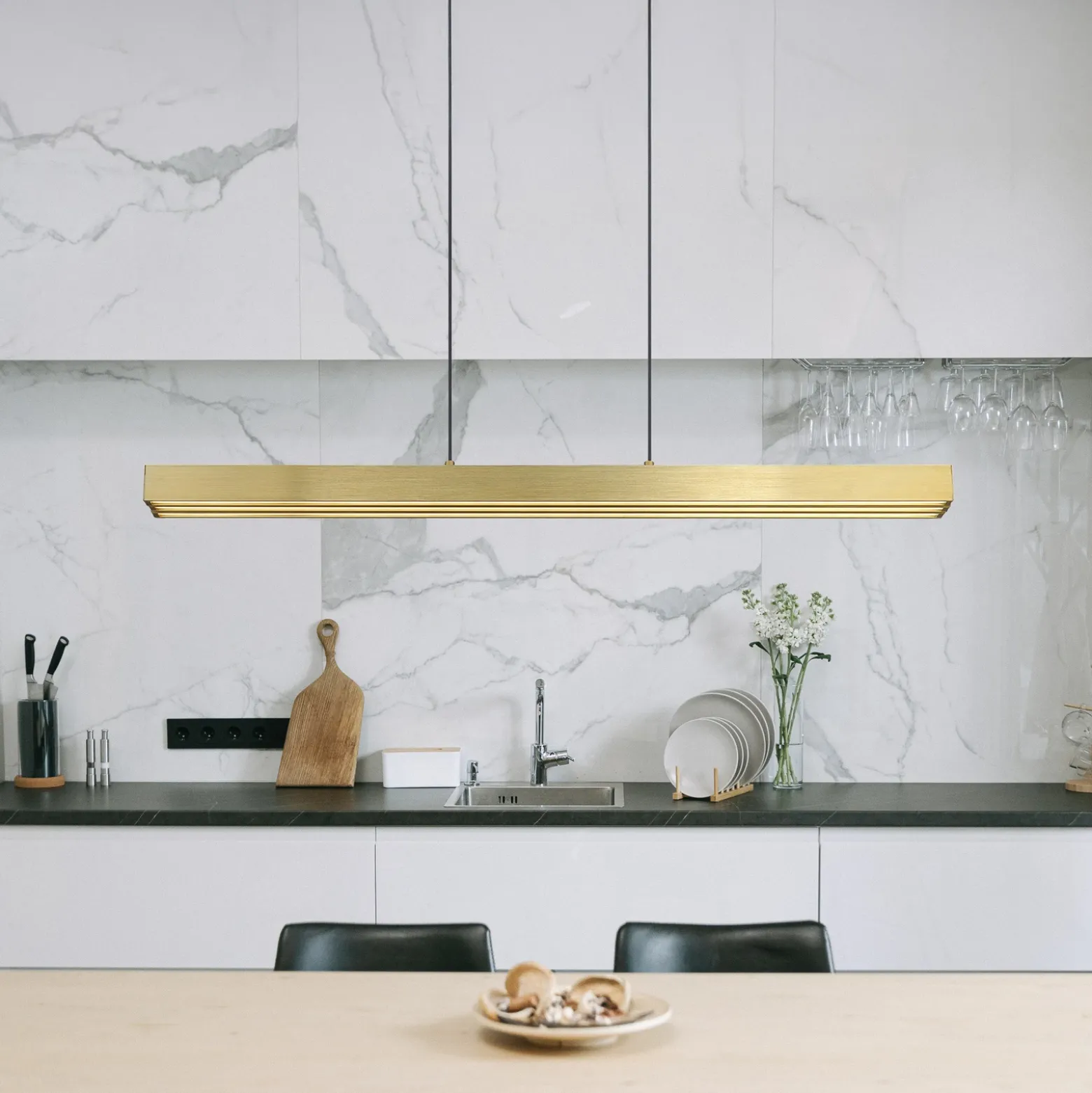 Lámpara colgante LED Ethan, color latón, 150 cm, extensible