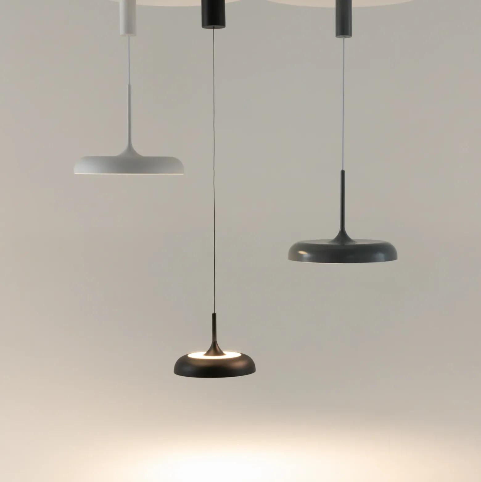Lámpara colgante LED Gerhard de Maytoni, Ø 40 cm, gris, metal