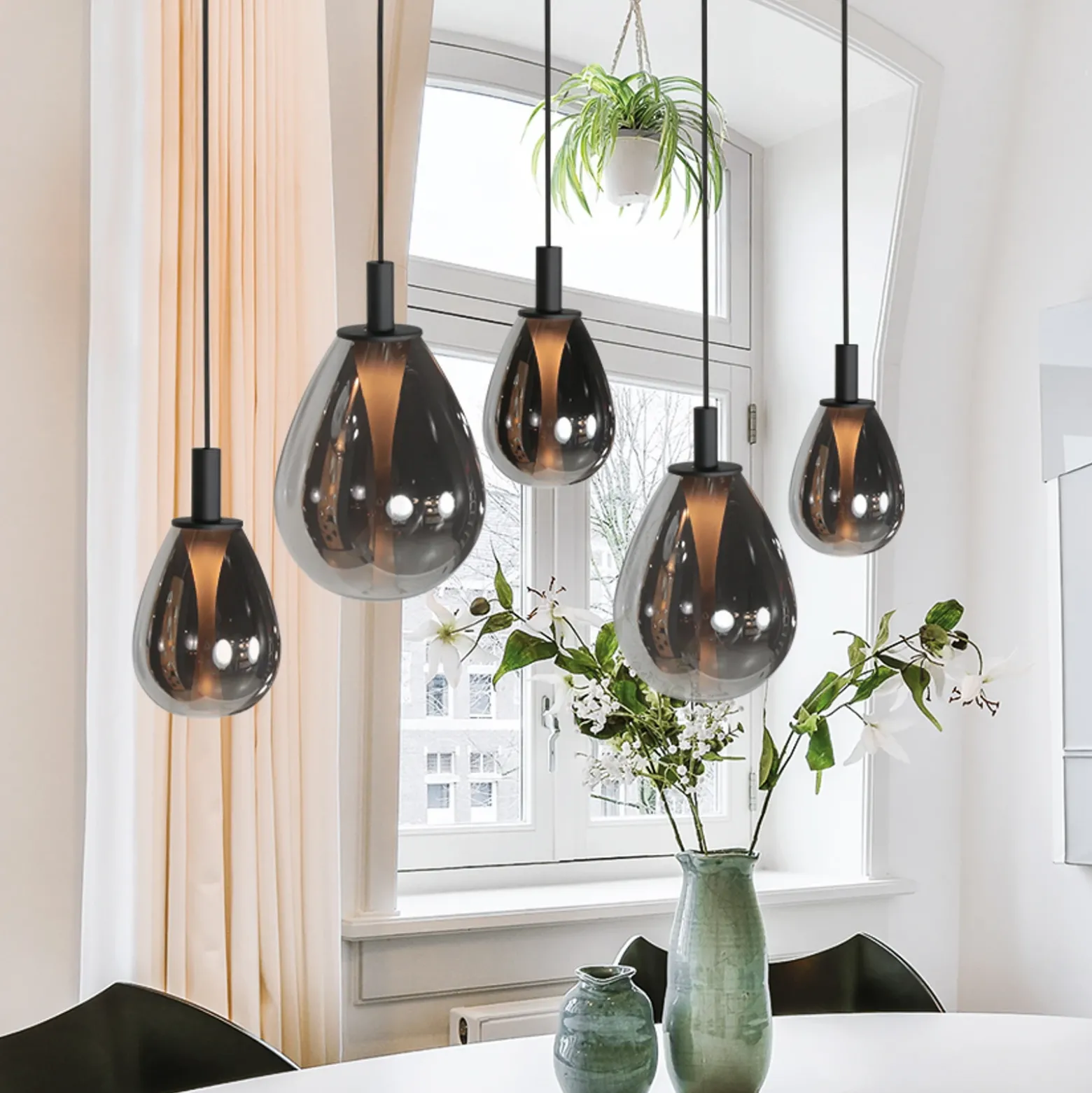 Lámpara colgante LED Glimsy, 115 cm, cristal negro/gris humo, 5 luces.