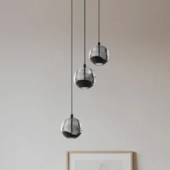 Lámpara colgante LED Hayley de Lucande, negra, 3 luces, cristal