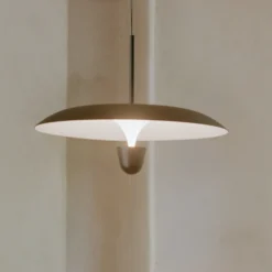 Lámpara colgante LED «Kantarell» de New Works, Ø 55 cm, negra