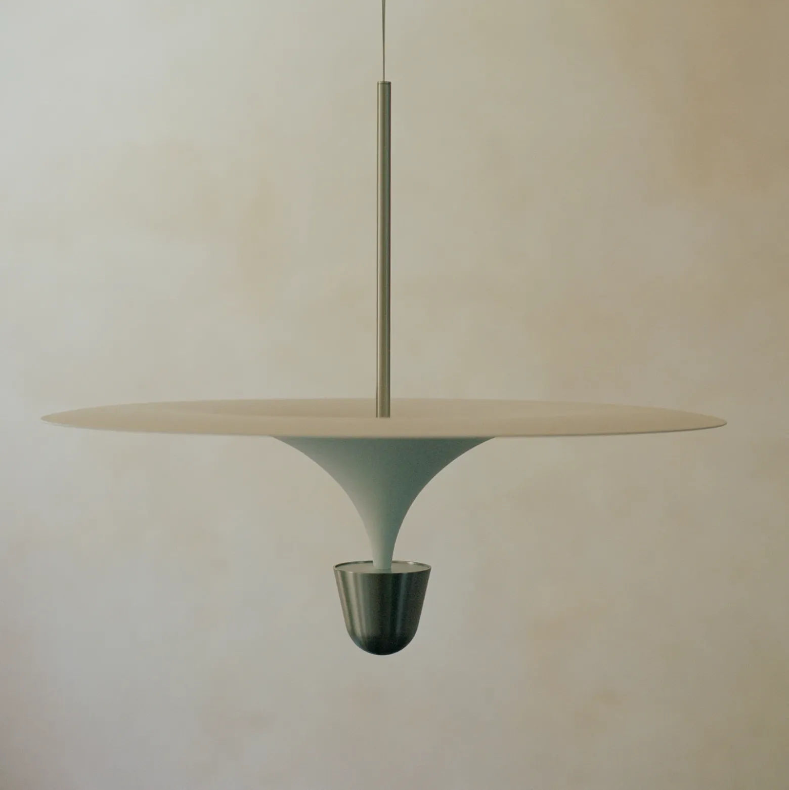 Lámpara colgante LED «Kantarell» de New Works, Ø 60 cm, níquel