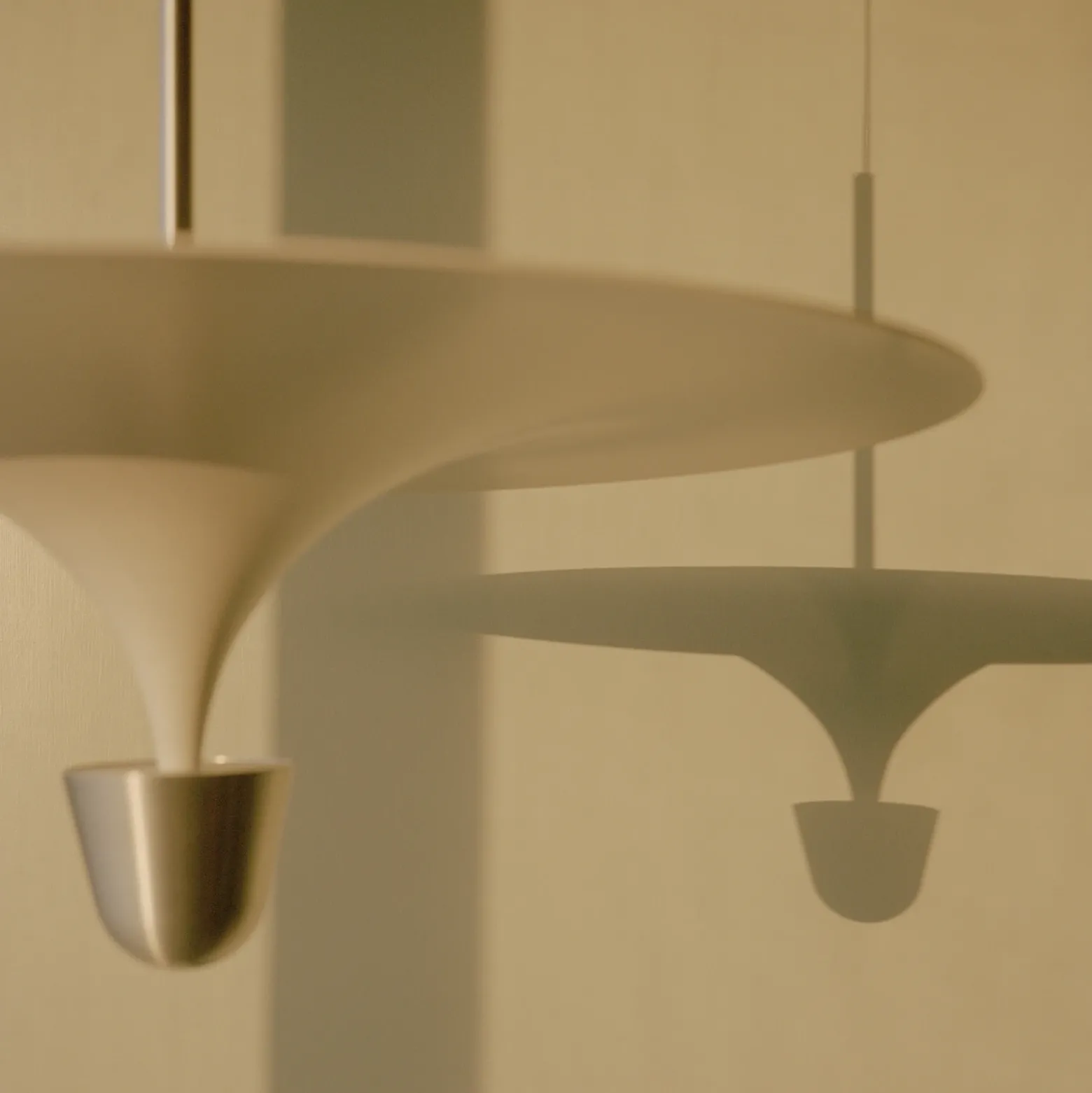 Lámpara colgante LED «Kantarell» de New Works, Ø 60 cm, níquel