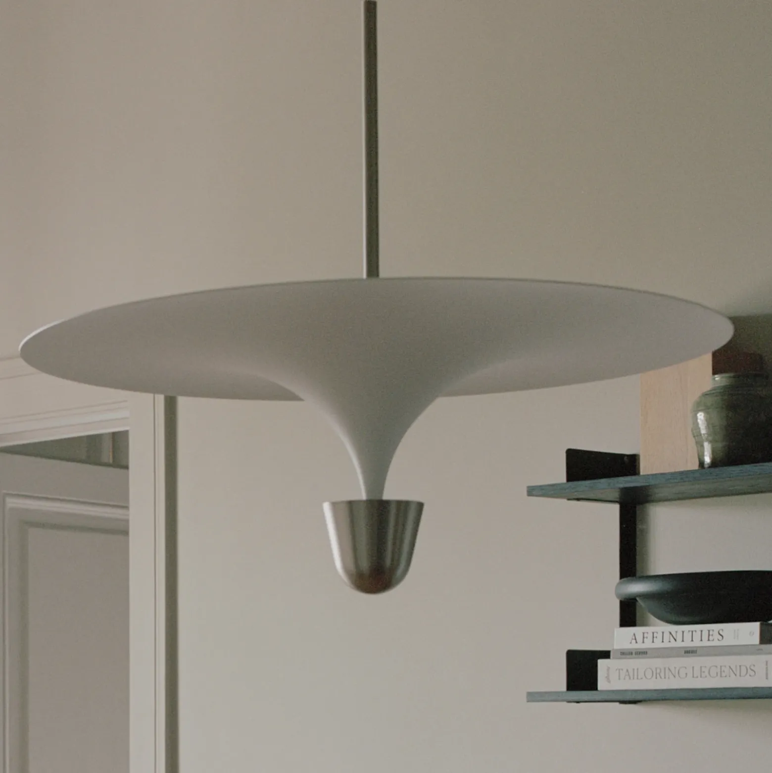 Lámpara colgante LED «Kantarell» de New Works, Ø 60 cm, níquel