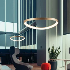 Lámpara colgante LED Loop, oro, Ø 80 cm