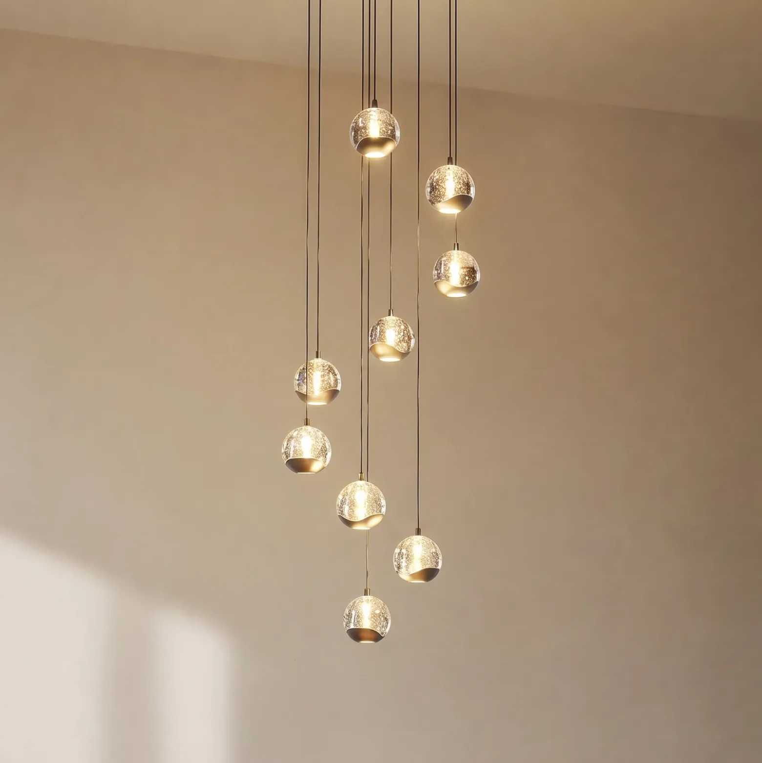 Lámpara colgante LED Lucande Hayley, negra, 9 luces, cristal