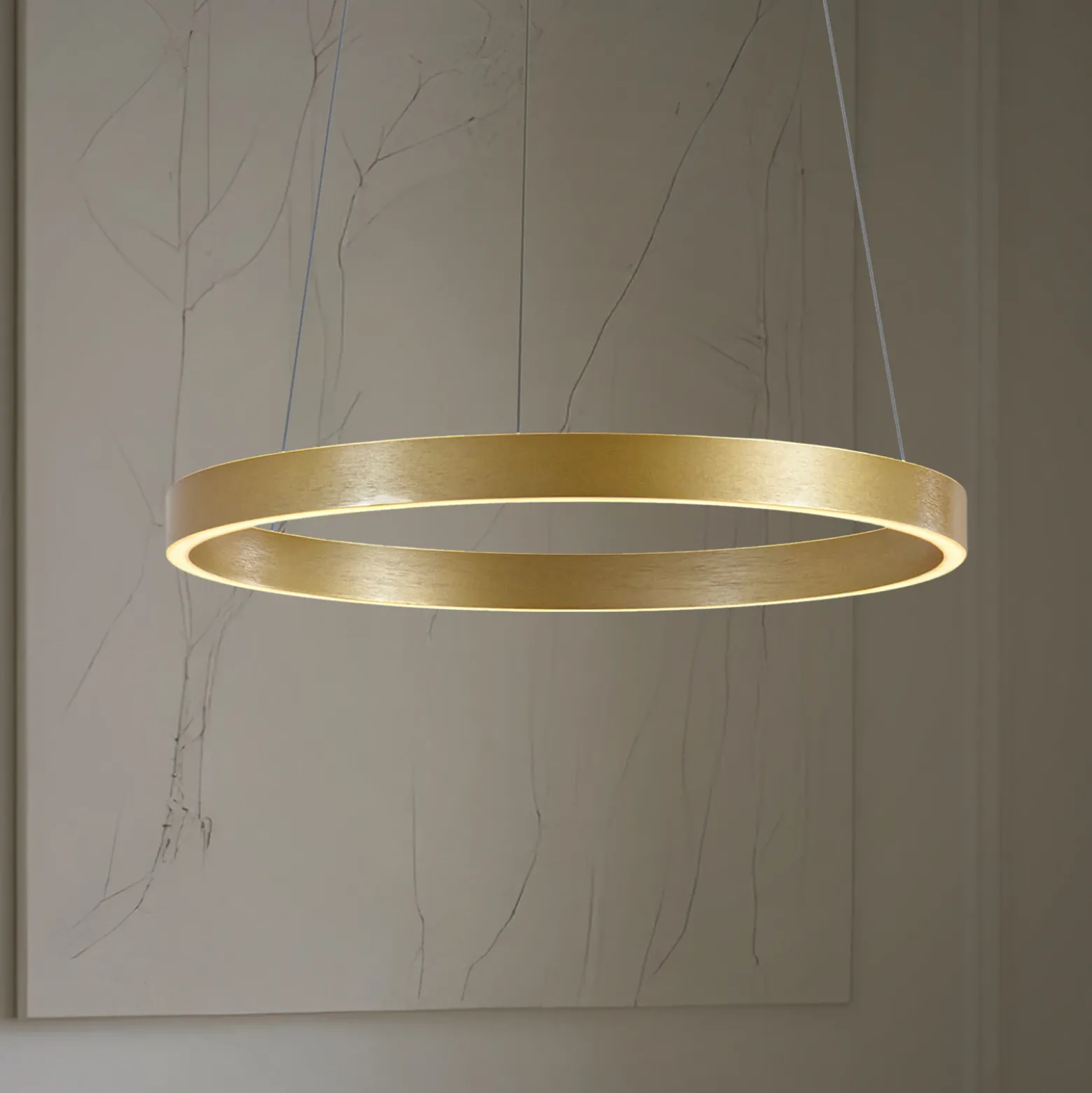 Lámpara colgante LED Lucande Yonam, Ø 60 cm, 1 luz, dorada, CCT