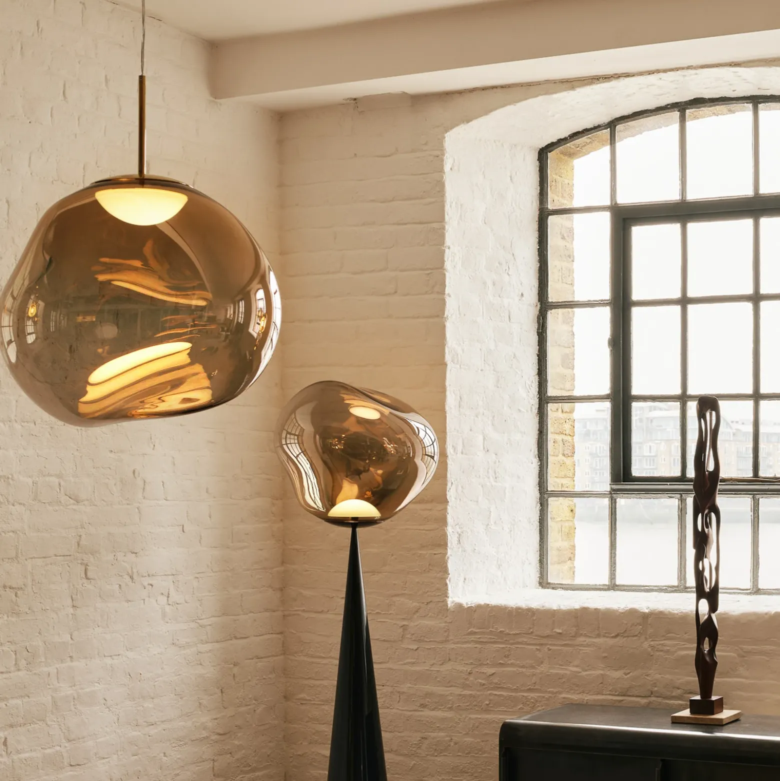 Lámpara colgante LED Melt de Tom Dixon, Ø 50 cm, color bronce