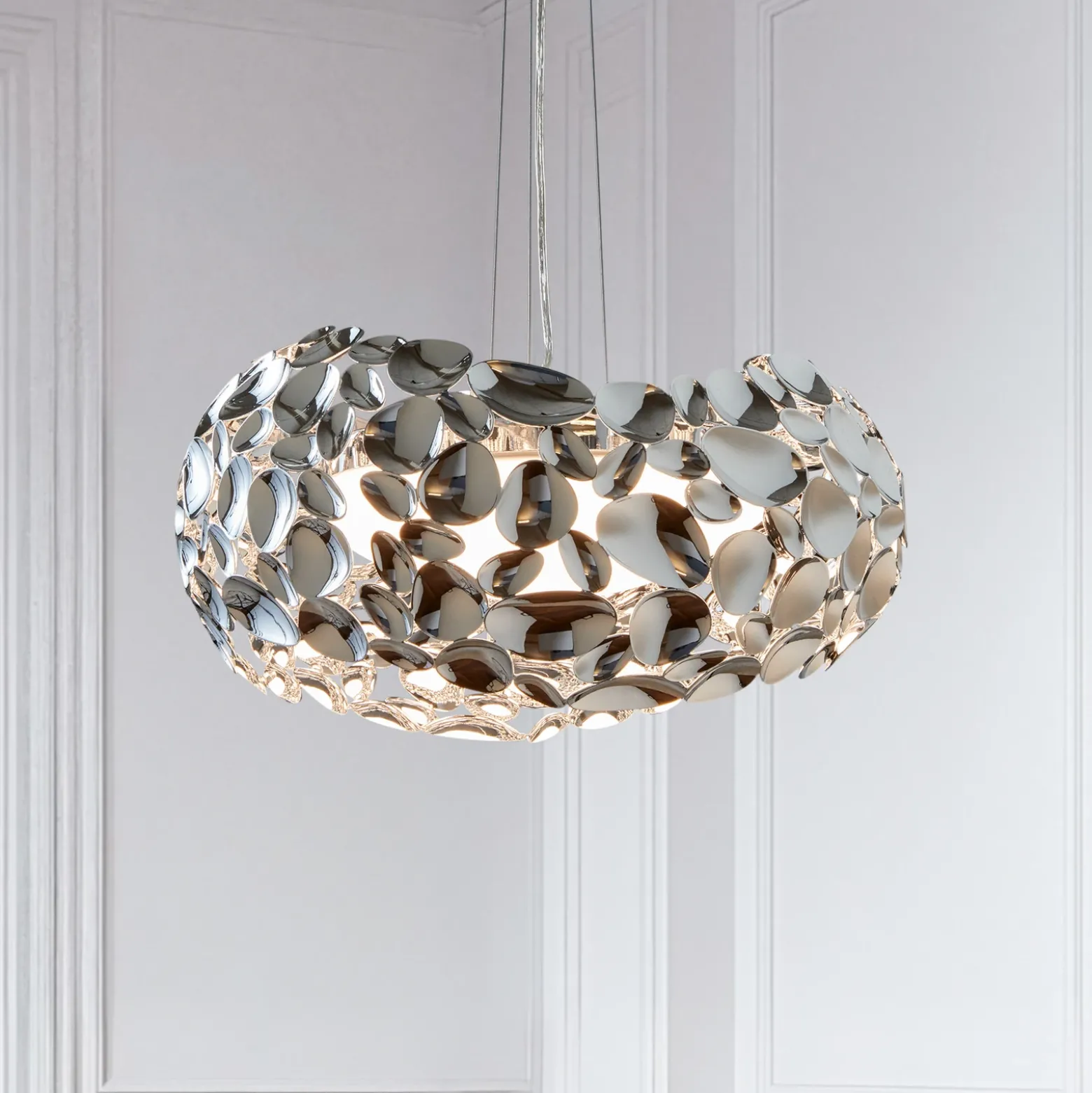 Lámpara colgante LED Narisa brillante