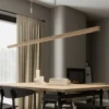Lámpara colgante LED Nora de Quitani, roble natural, longitud 158 cm