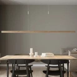 Lámpara colgante LED Nora de Quitani, roble natural, longitud 158 cm