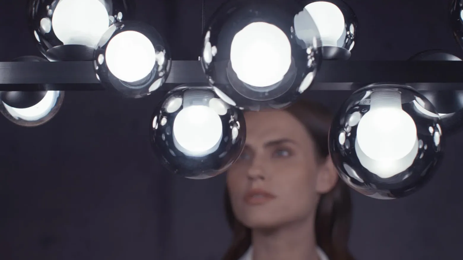 lámpara colgante LED PURE E-Popup, platino, cristal, CCT, 18 lámparas.