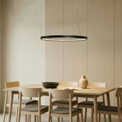 Lámpara colgante LED Rio 110, horizontal, 3.000 K, negra