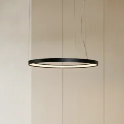 Lámpara colgante LED Rio 78 horizontal, 3.000 K, negra