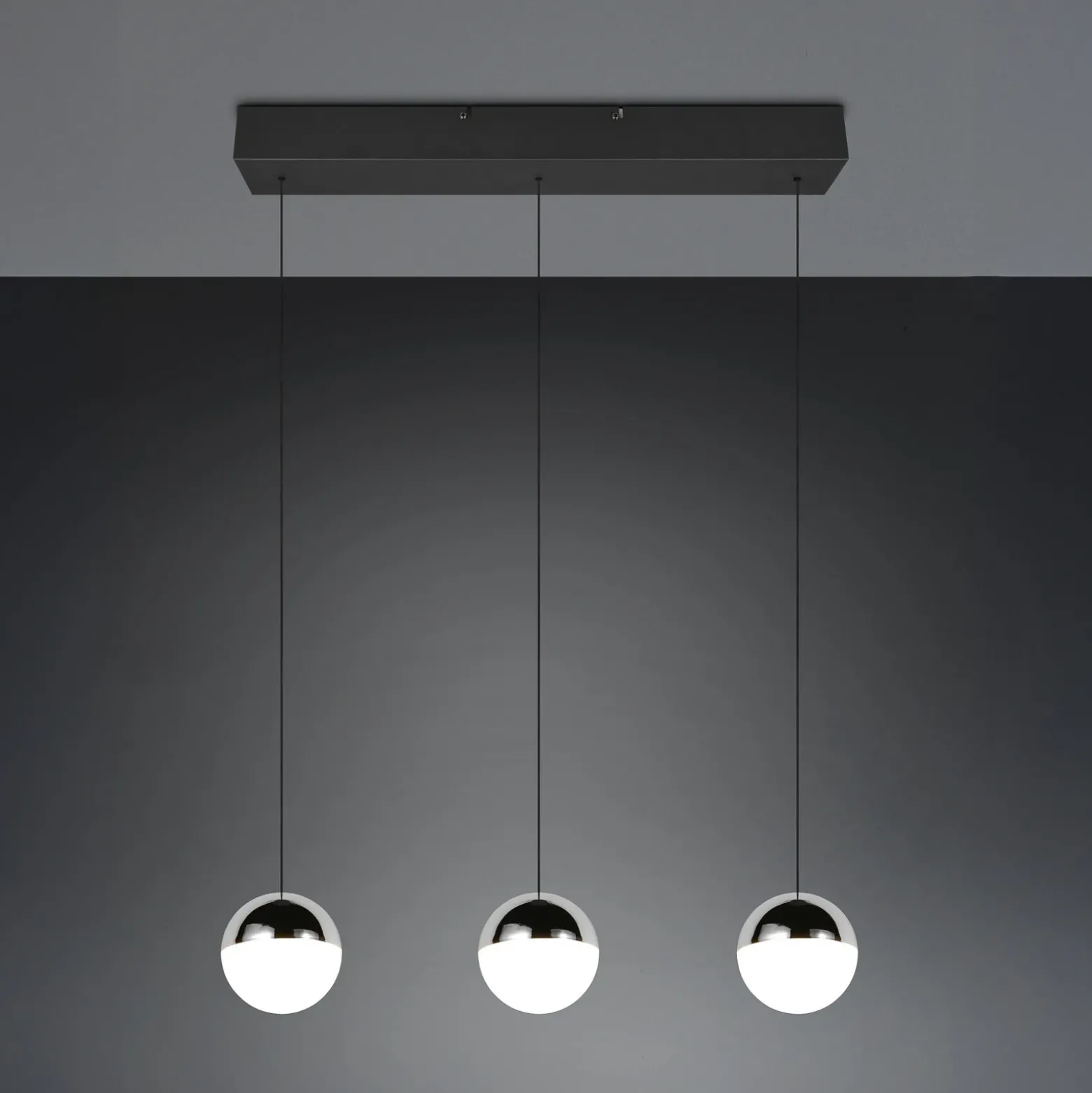 Lámpara colgante LED Senta, cromada, longitud 62 cm, 4000 K, 3 luces.