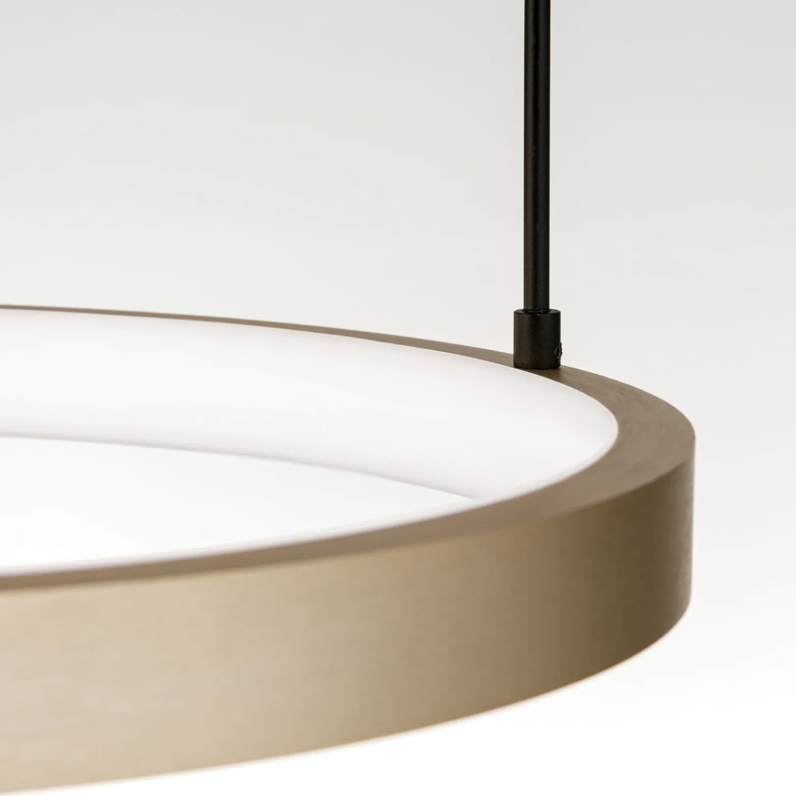 Lámpara colgante LED Sphere, 3 luces, negro/oro