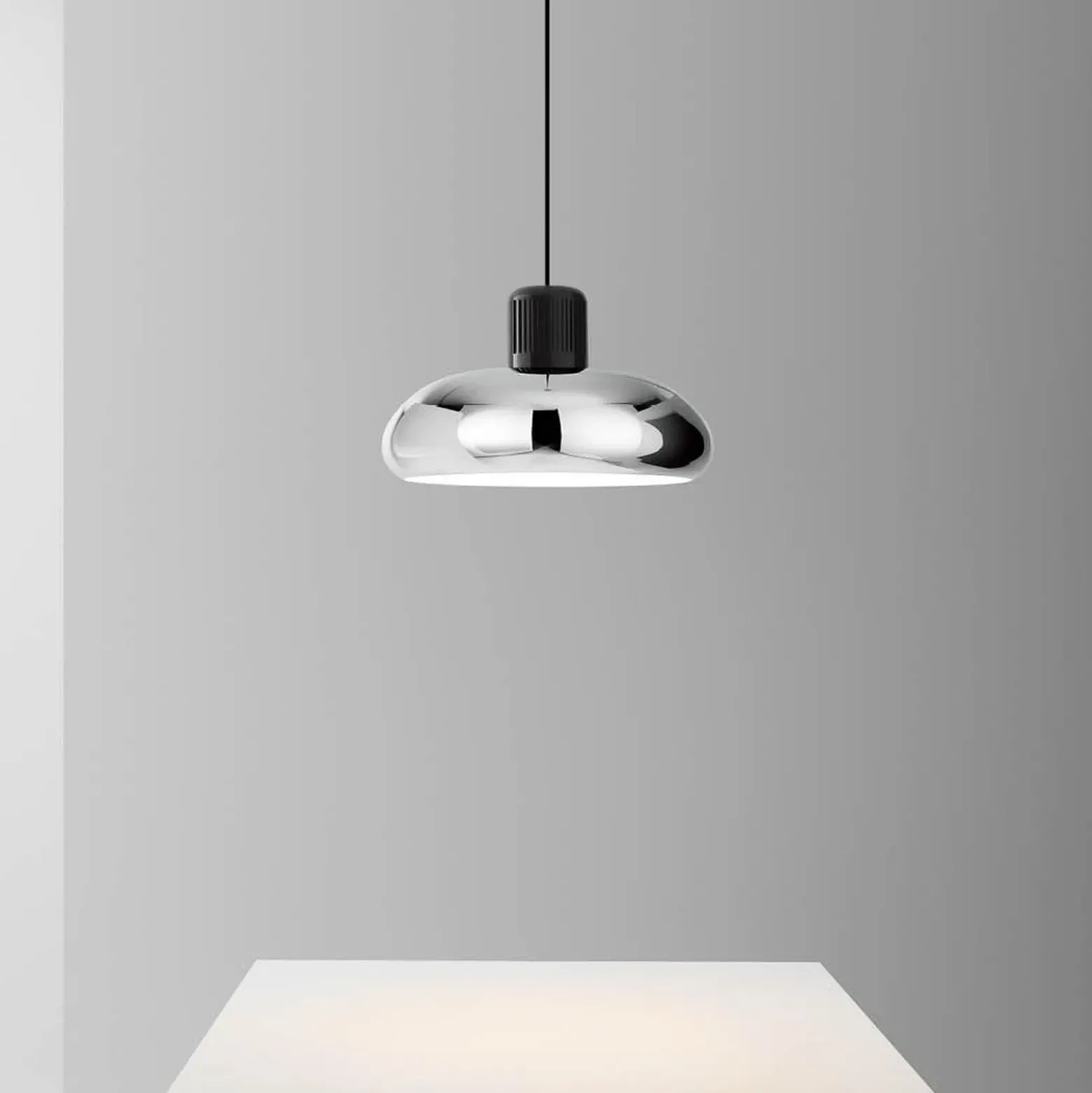 Lámpara colgante LED Stilnovo Trepiù, color cromo/negro, Ø 40 cm