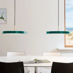 Lámpara colgante LED UMAGE Asteria Medium, verde/latón, Ø 43 cm
