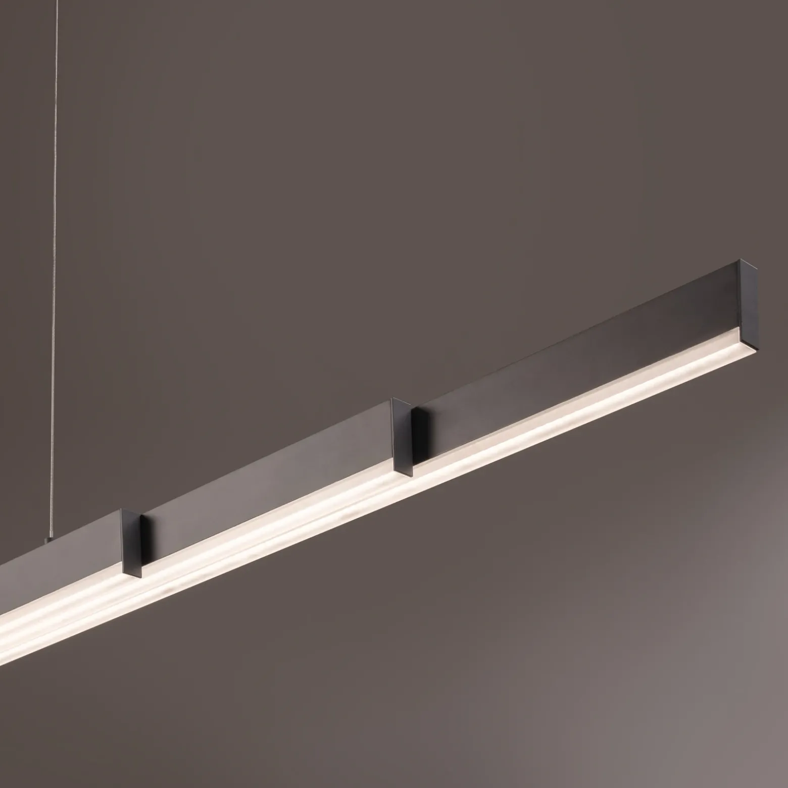 Lámpara colgante LED Vayana, gris, longitud 189 cm, regulador táctil CCT