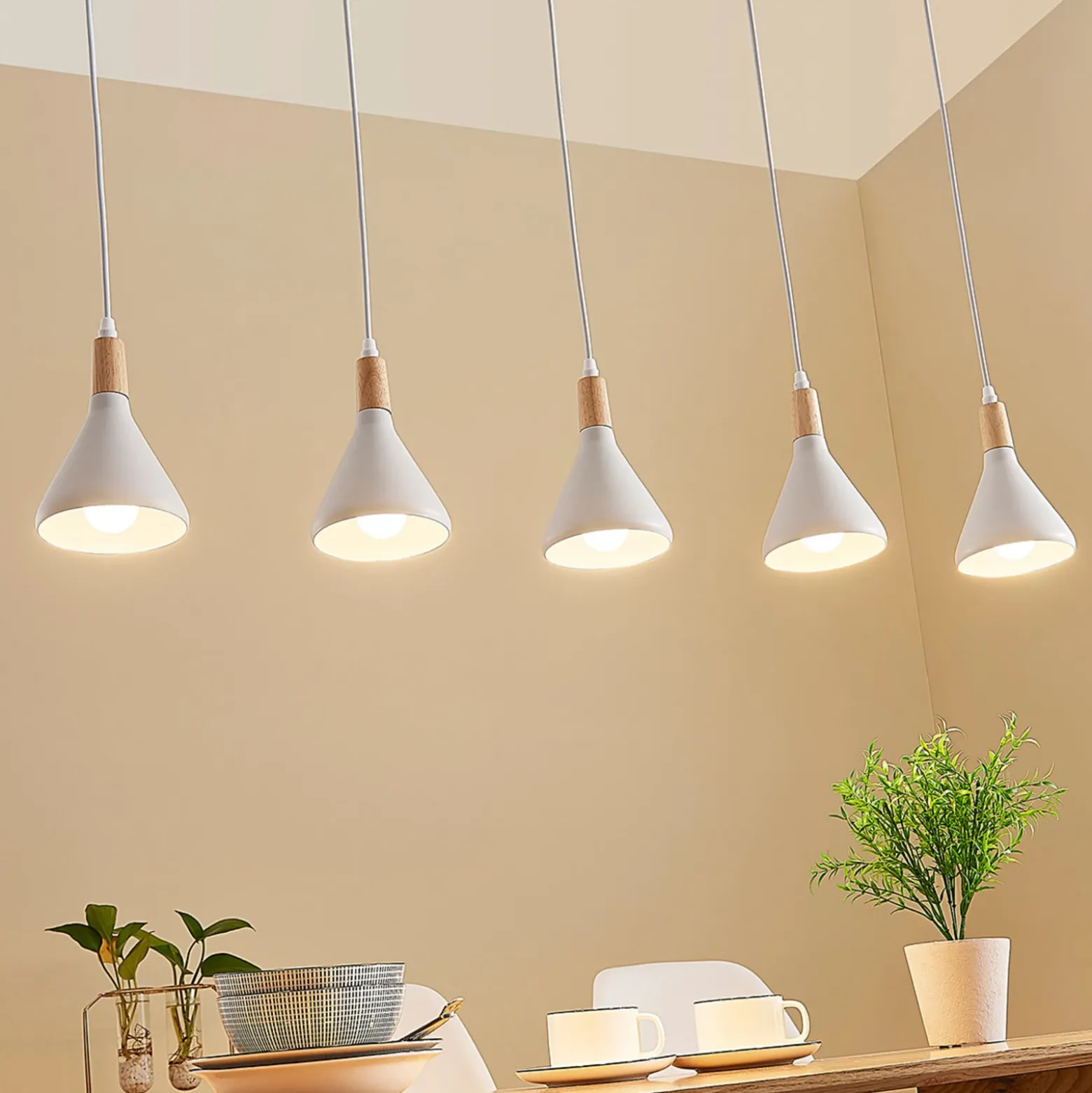 Lámpara colgante Lindby Arina, 100 cm, blanca, 5 luces, E14