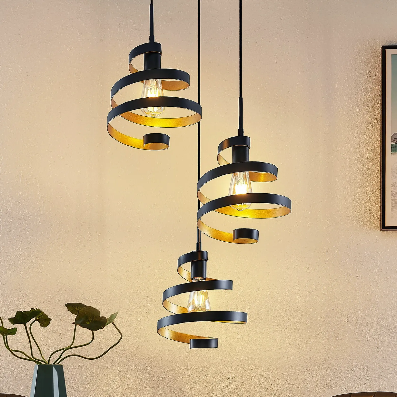 Lámpara colgante Lindby Colten, Ø 50 cm, 3 luces, negra, dorada