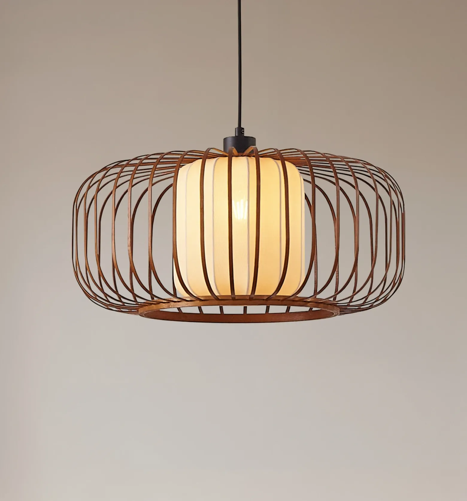 Lámpara colgante Lindby Davella, Ø 50 cm, bambú, textil
