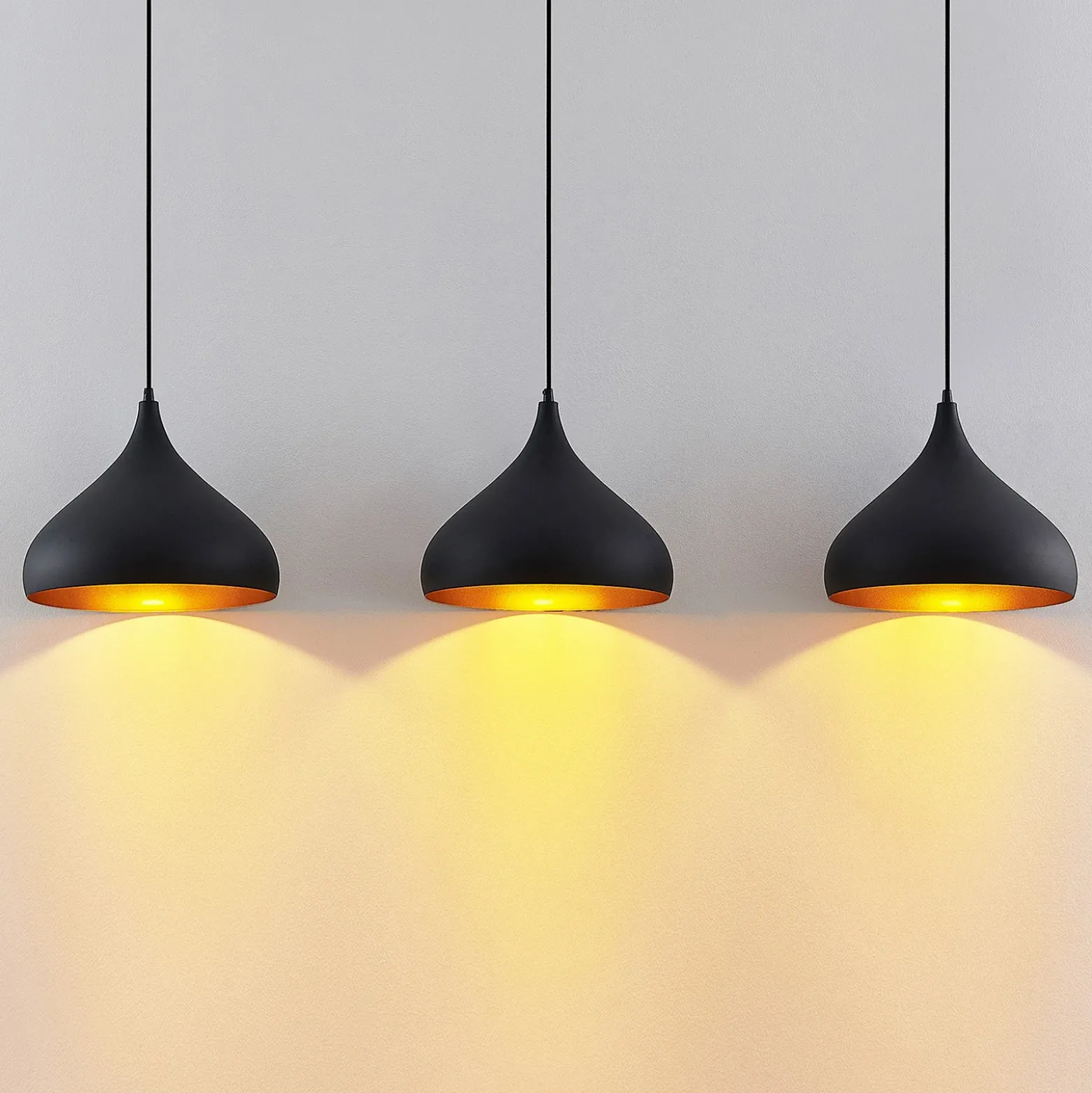 Lámpara colgante Lindby Elamira, negra, metal, 133cm, 3 luces.