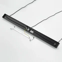 Lámpara colgante Lindby Elamira, negra, metal, 133cm, 3 luces.