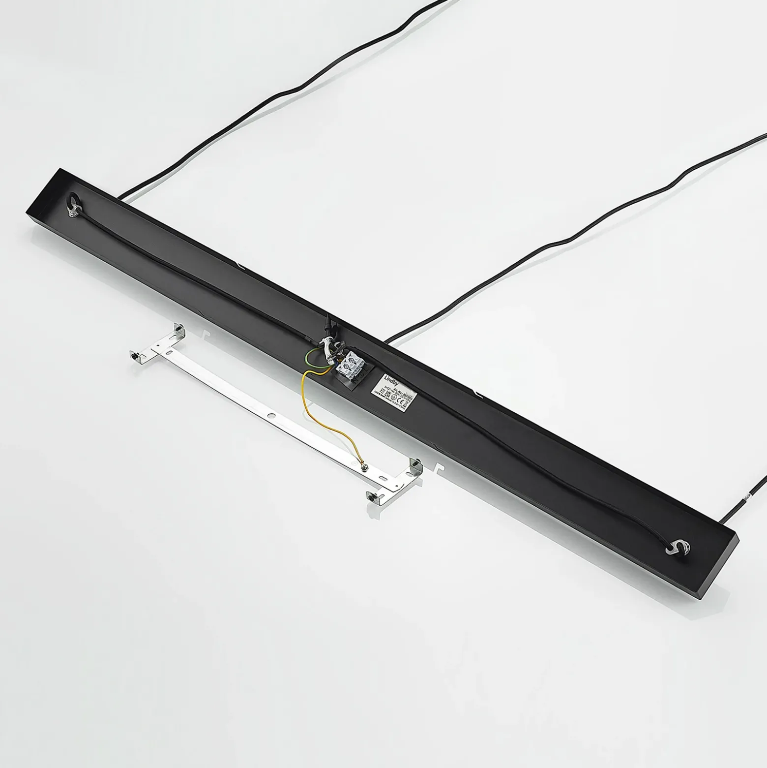 Lámpara colgante Lindby Elamira, negra, metal, 133cm, 3 luces.