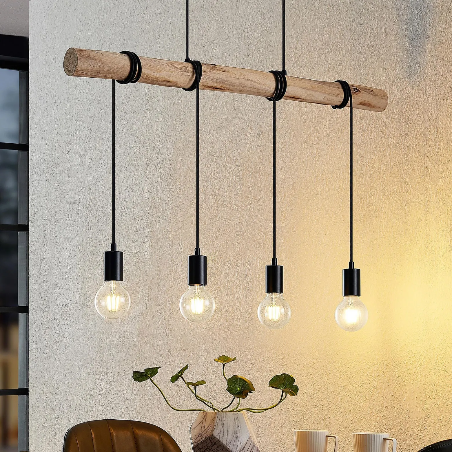 Lámpara colgante Lindby Ferris, 4 luces, 90 cm, madera, E27
