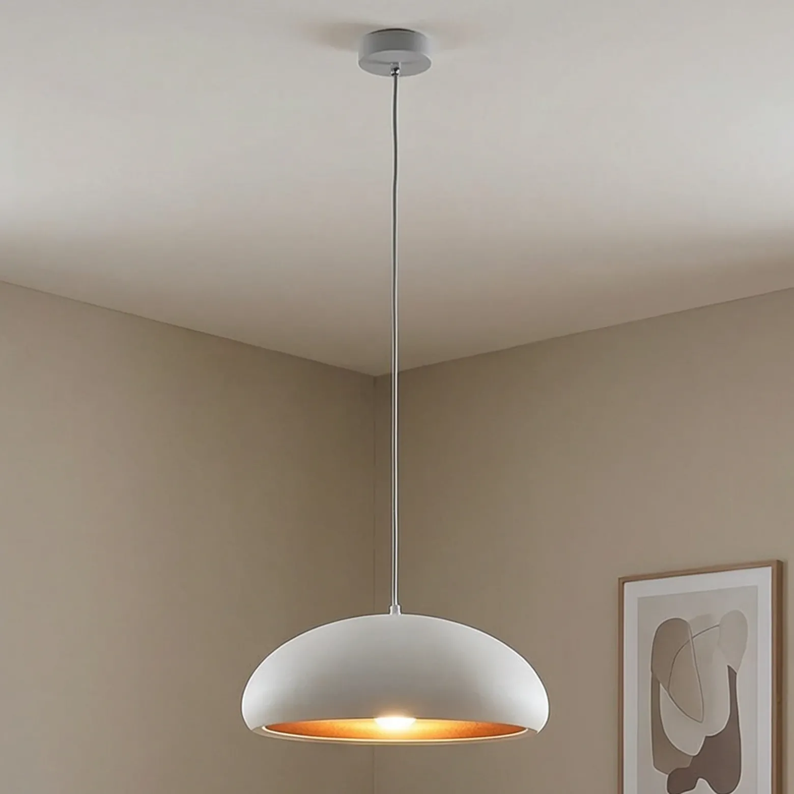 Lámpara colgante Lindby Gerwina, blanco/oro, metal, 40 cm, E27