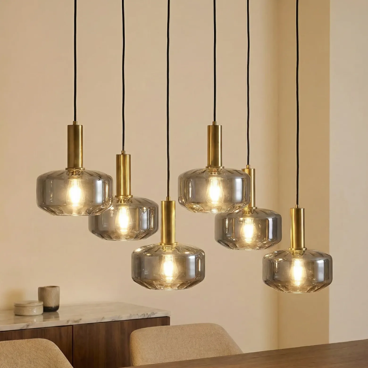Lámpara colgante Lindby Hildur, 6 luces, gris humo, cristal